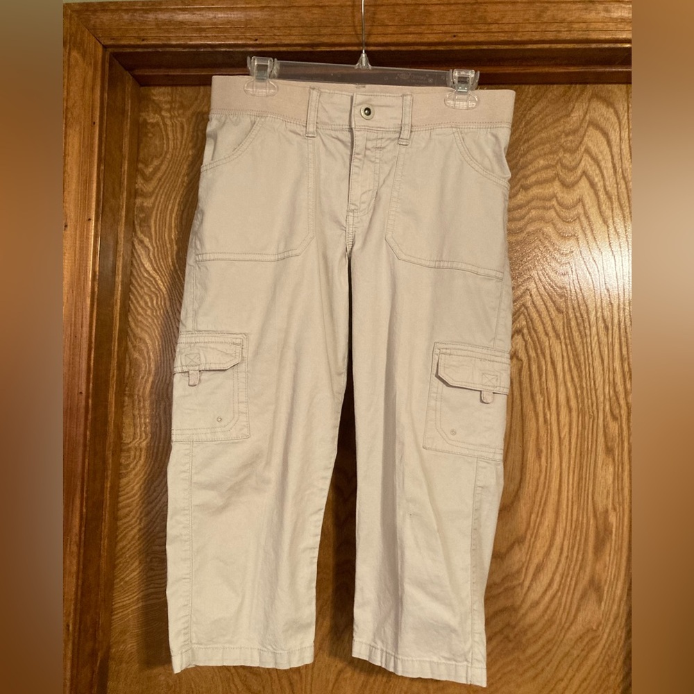 Lee relaxed fit cargo capris 6 petite